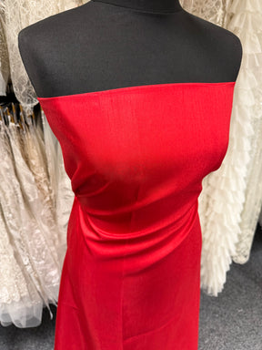 Rotes Dupion mit Polyester-Satin-Rückseite – Klarheit (P967)