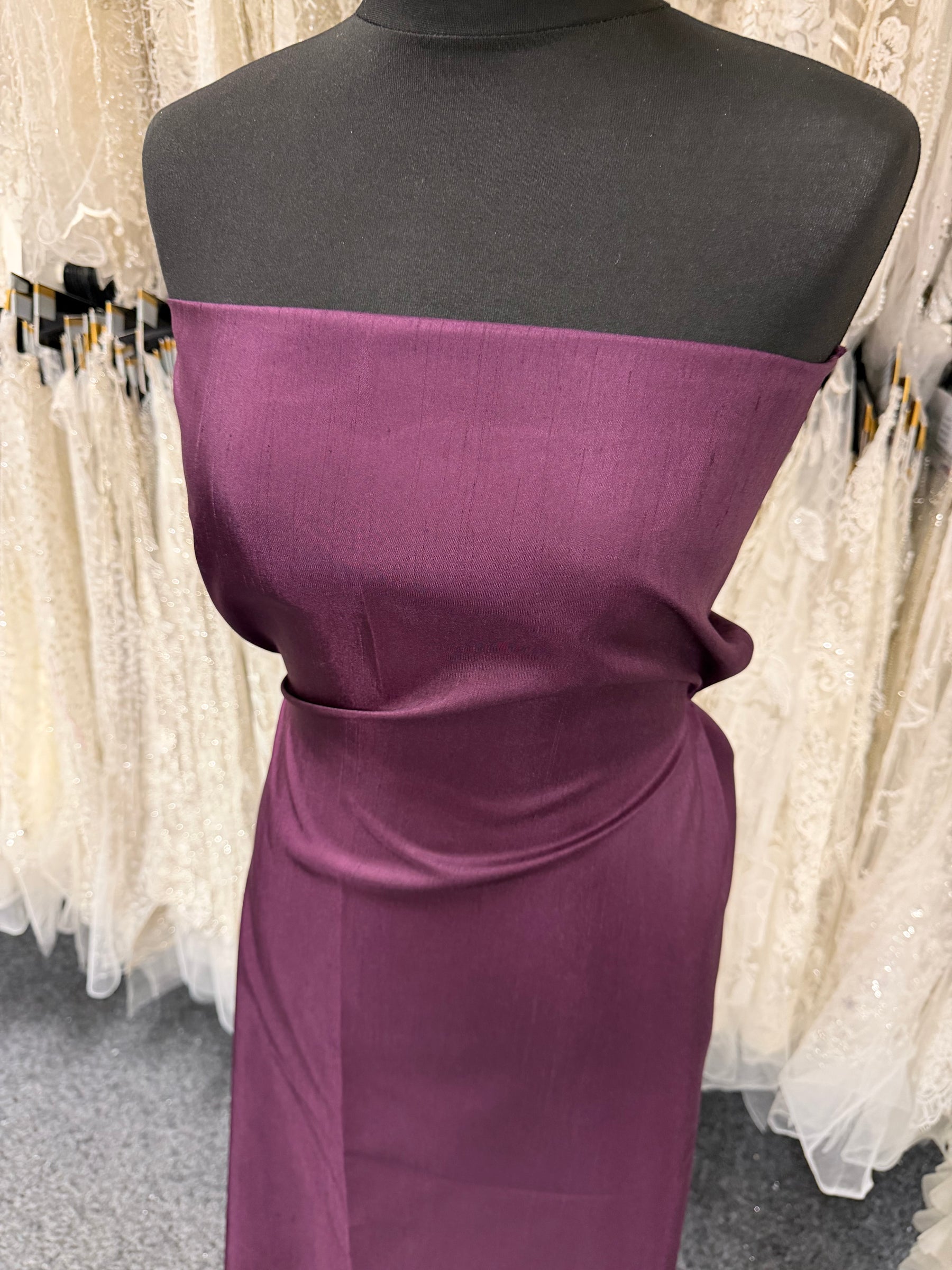 Dupion aus Polyester mit Satinrücken, Pflaume – Klarheit (P967)