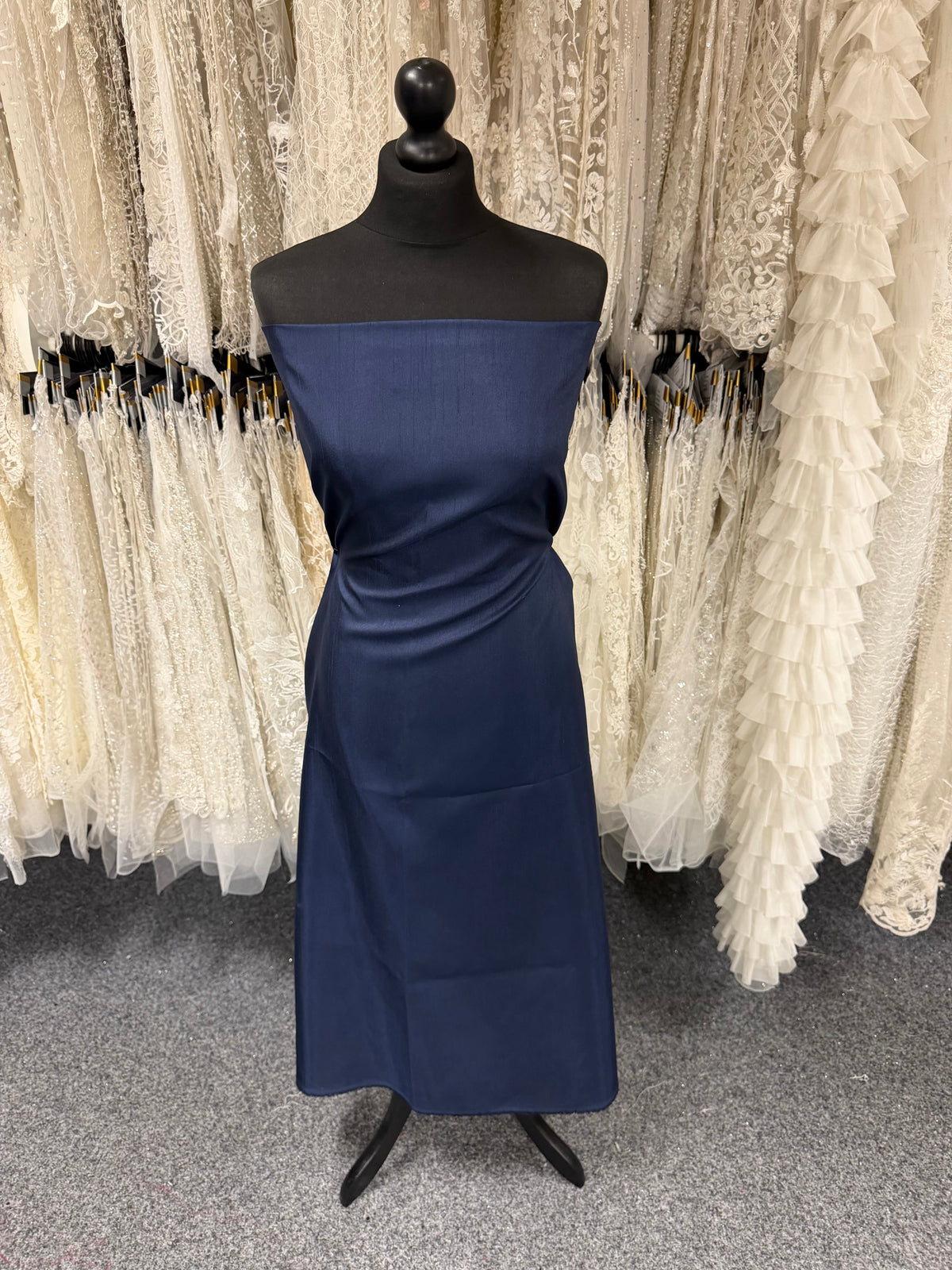 Marineblauer Dupion mit Polyester-Satinrücken - Klarheit (P967)