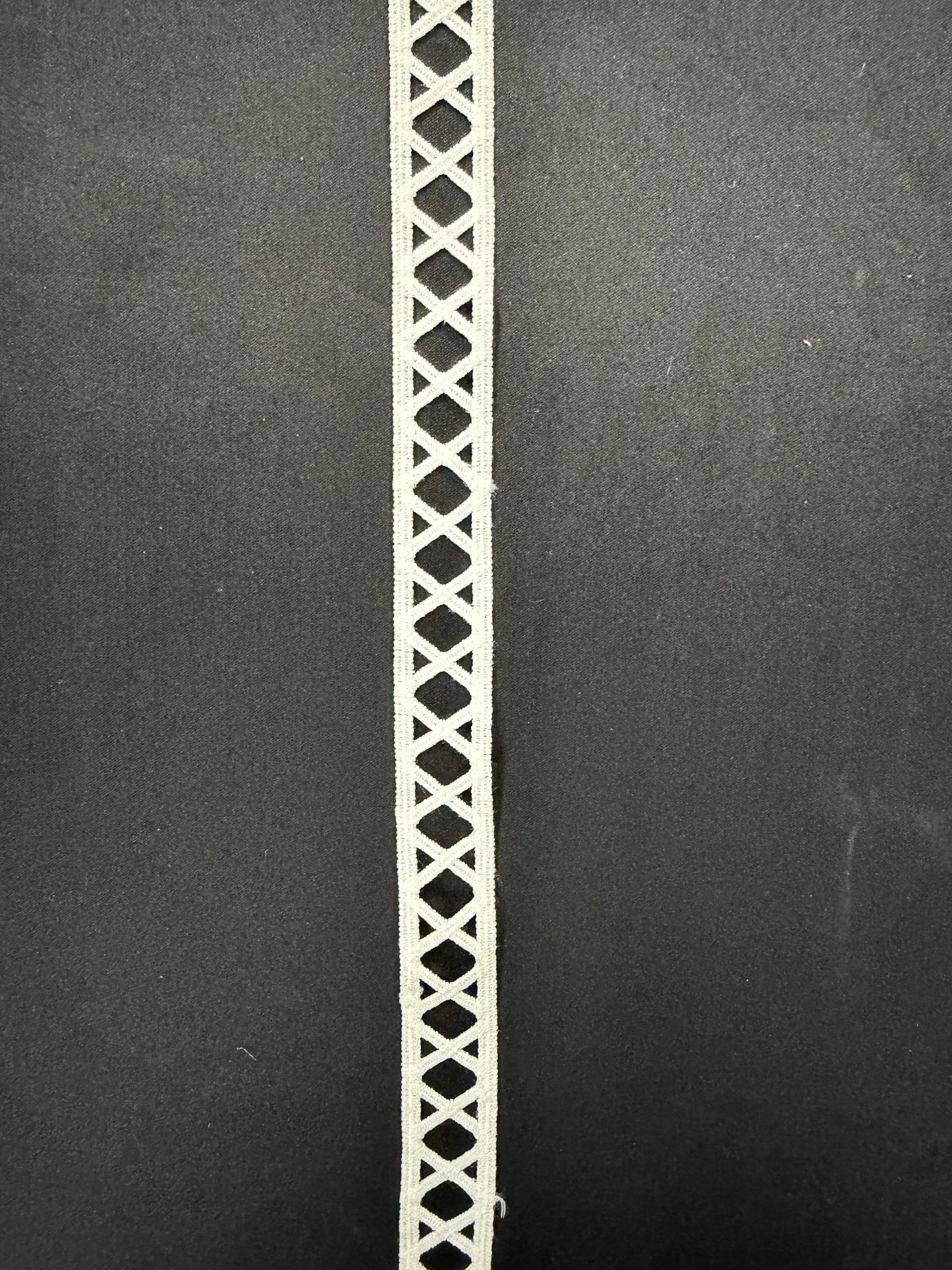 Elfenbeinfarbene Kante - EH4009