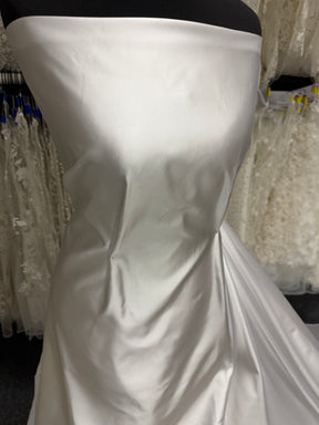 Elfenbeinfarbener Seiden-Duchesse-Satin - P752