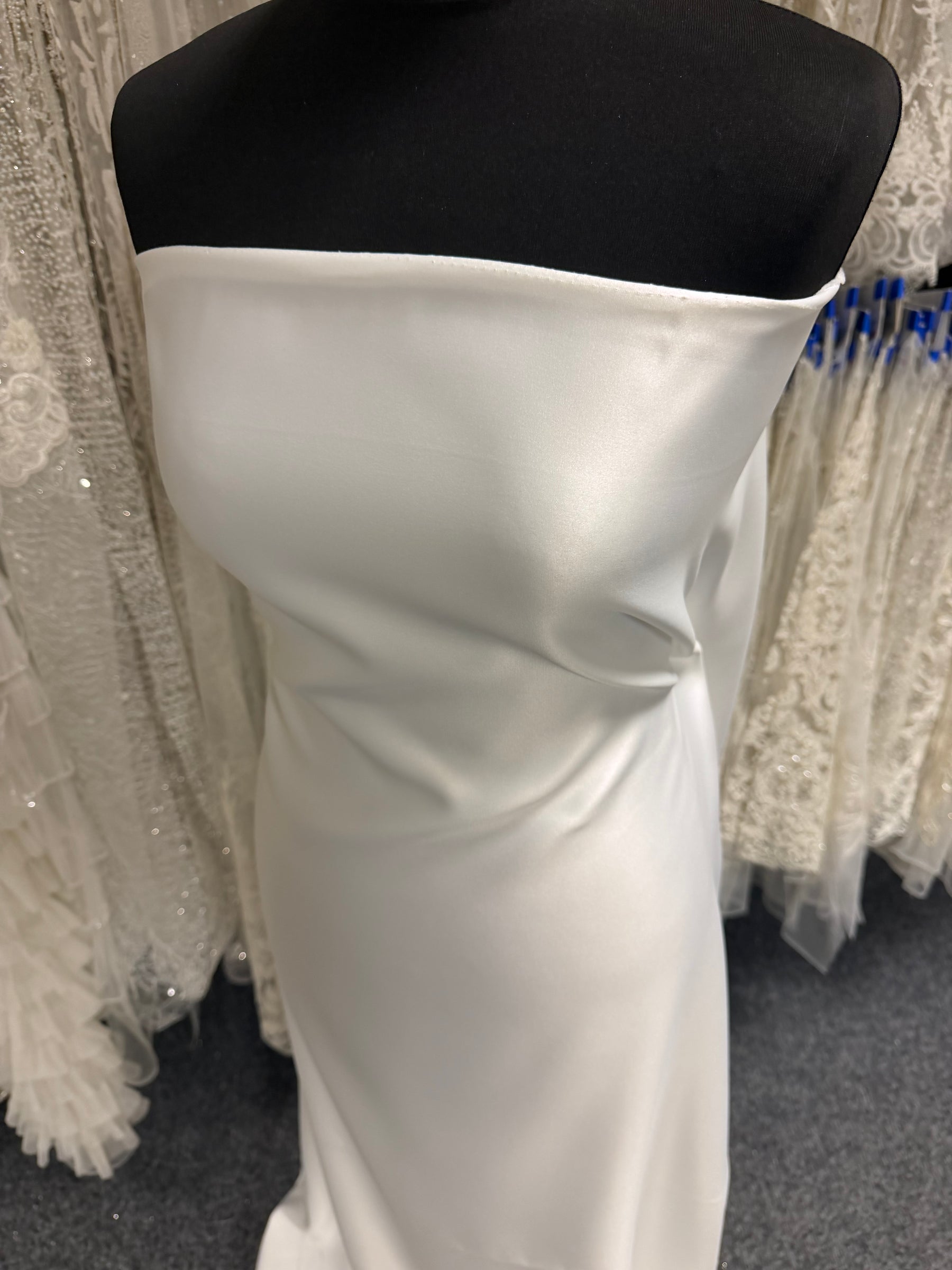 Helles Elfenbein Duchess Satin - P47