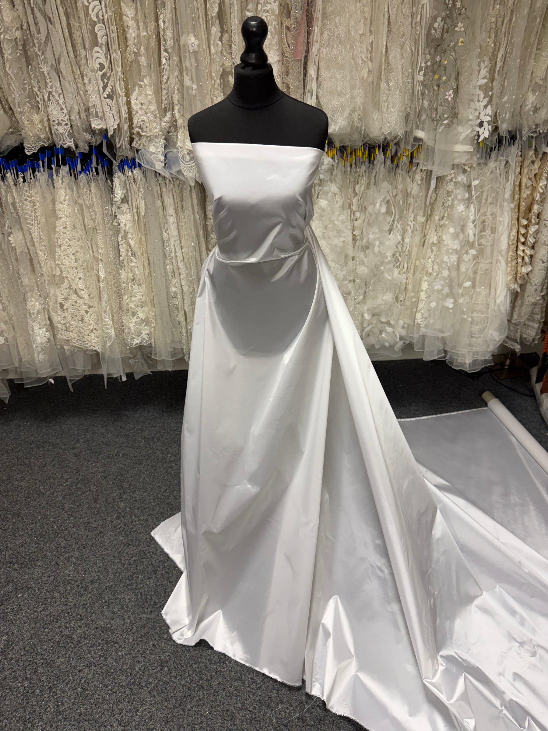 Weißer Seidenmischungs-Organza-Taft - P607