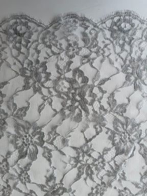 Silberne Chantilly-Spitze - P193