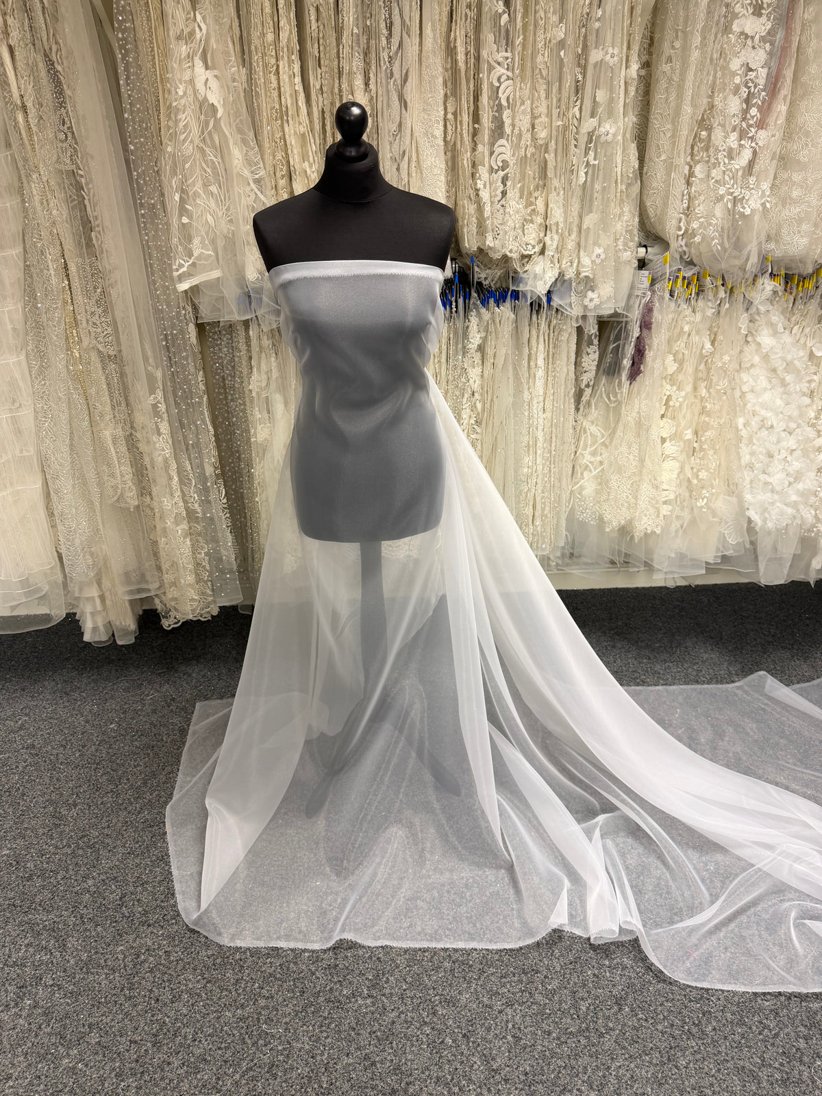 Weißer Polyester-Organza - P150