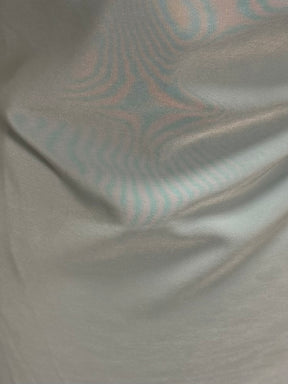 Leichter, enteneiblauer Polyestersatin – Kontrast