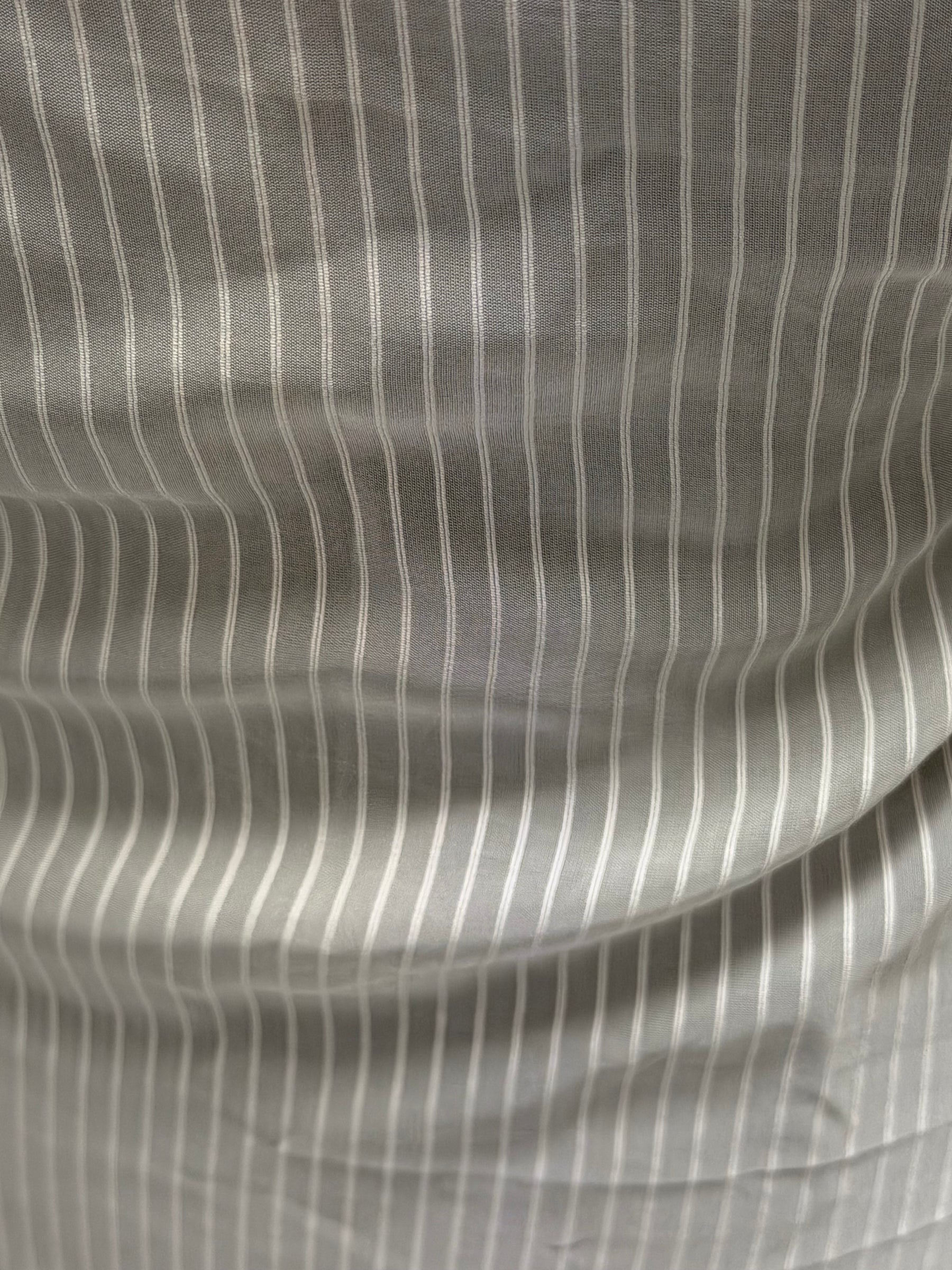 Elfenbeinfarbener gestreifter Voile – PH5002