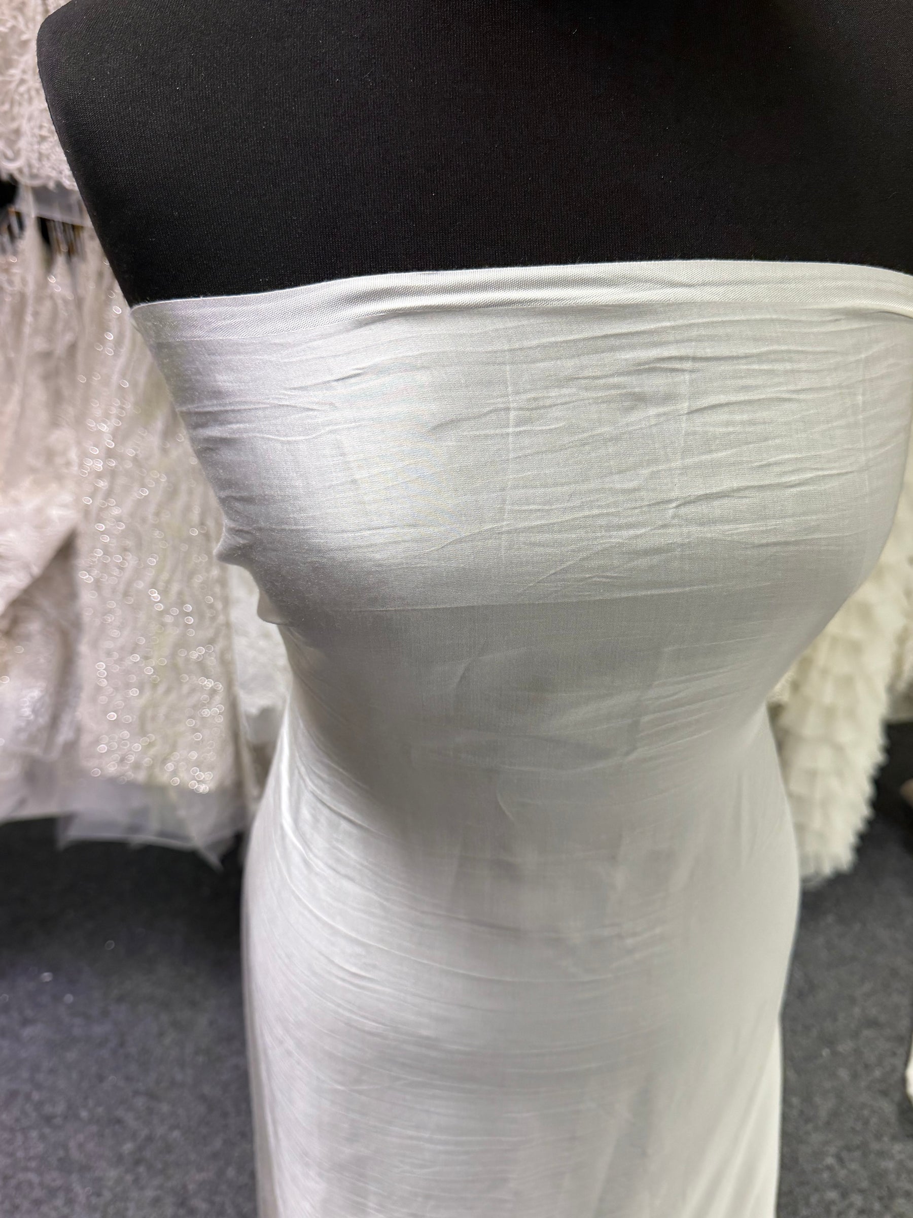 Elfenbein Feinsatin - 145cm Breite - PH5011