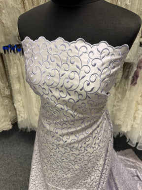 Blasslila/Lila bestickter Duchess-Satin - P476