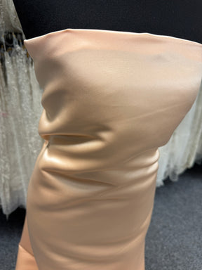 Pfirsichfarbener Polyestersatin – Classique (CF)