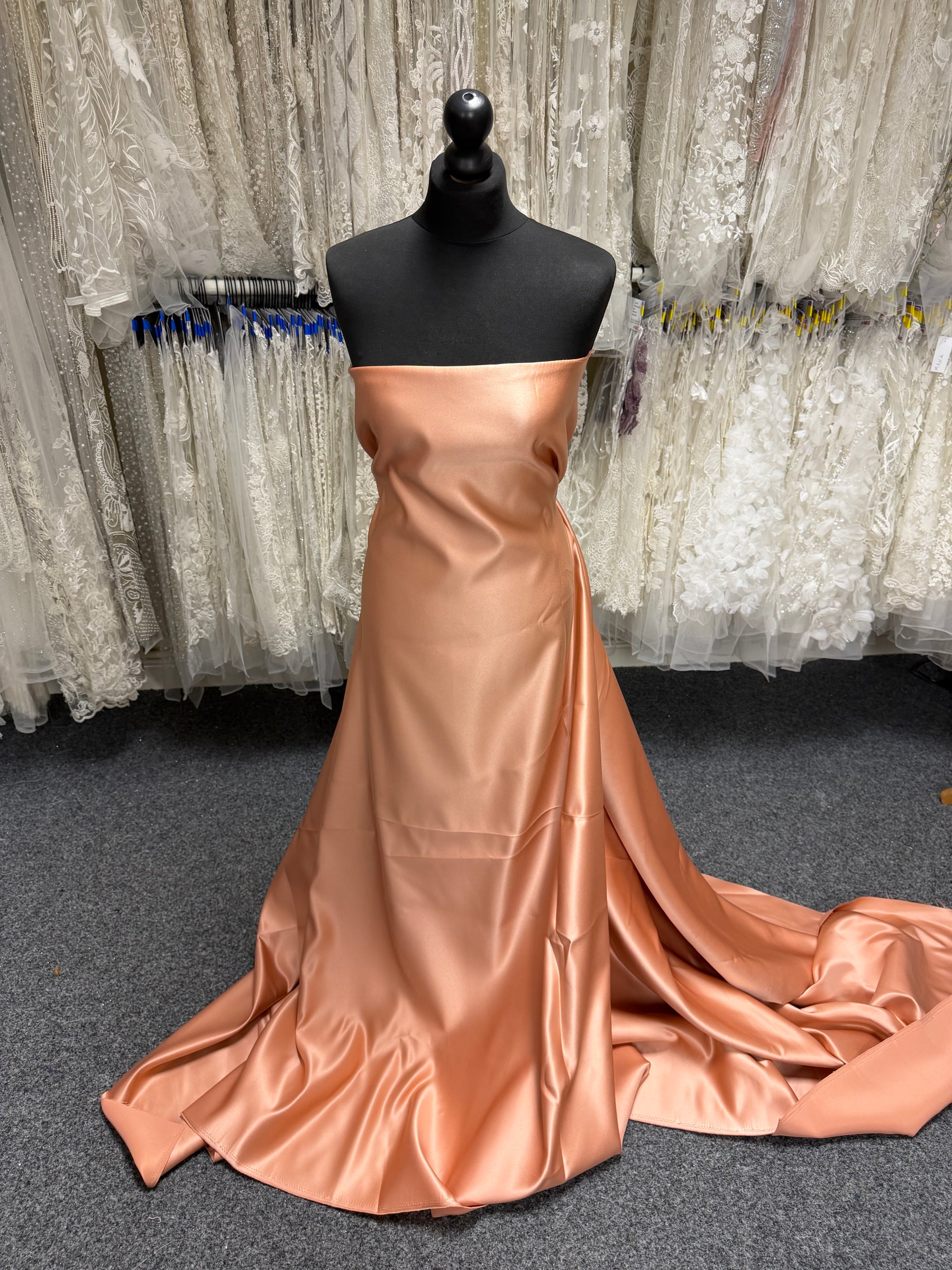Roségoldener Polyestersatin – Classique (CF)