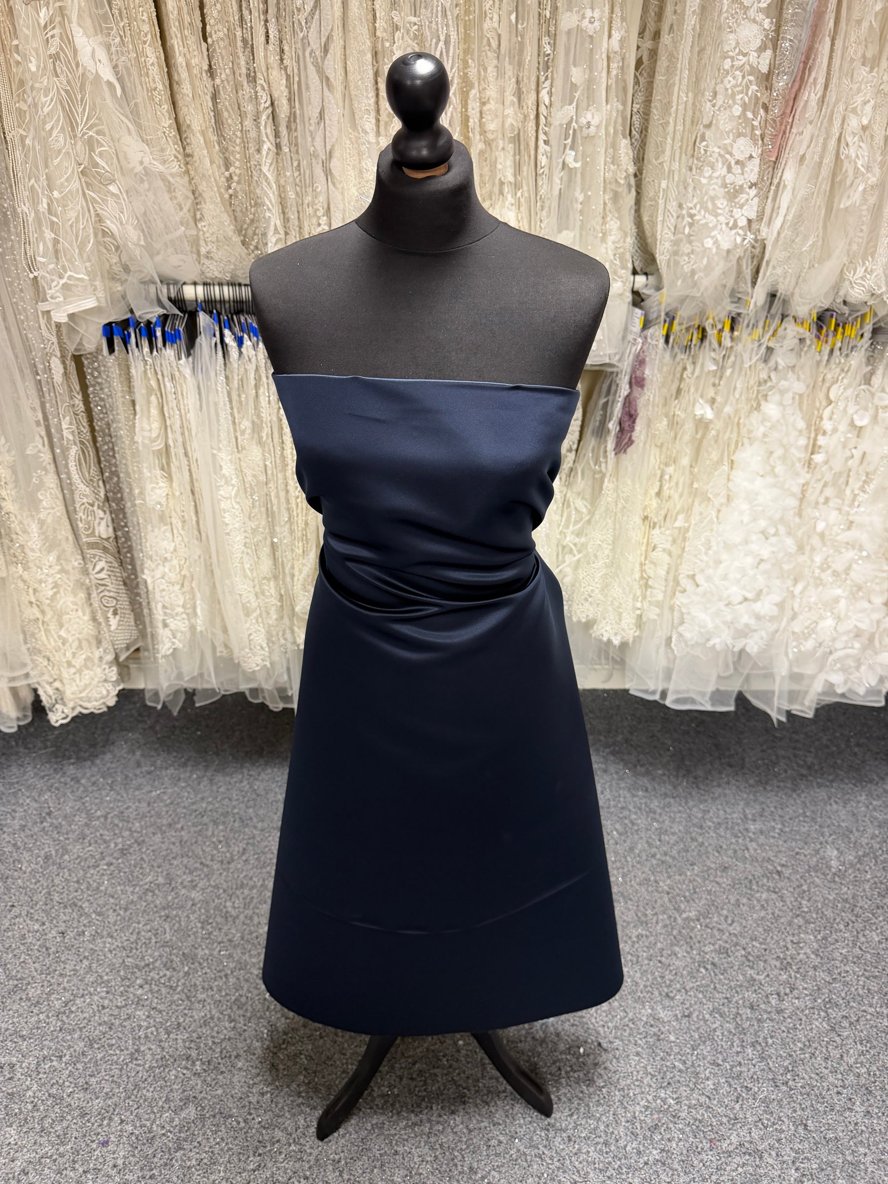 Marineblauer Polyester-Duchesse-Satin – Contessa