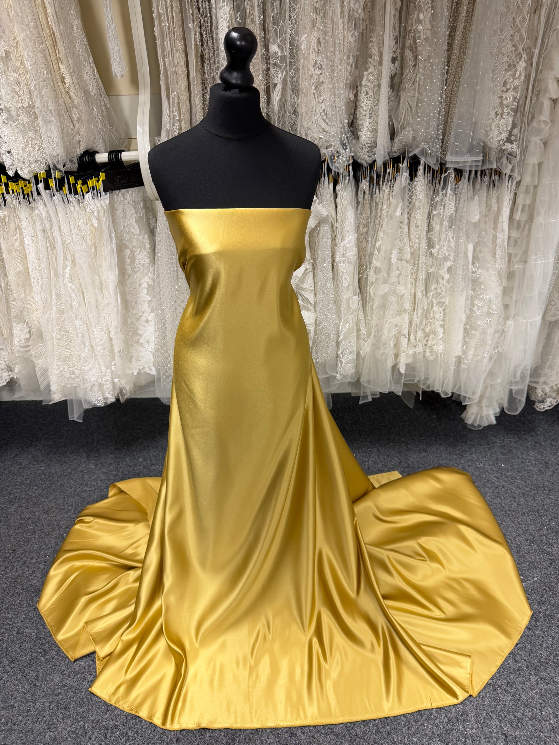 Goldener Polyestersatin – Classique (CF)