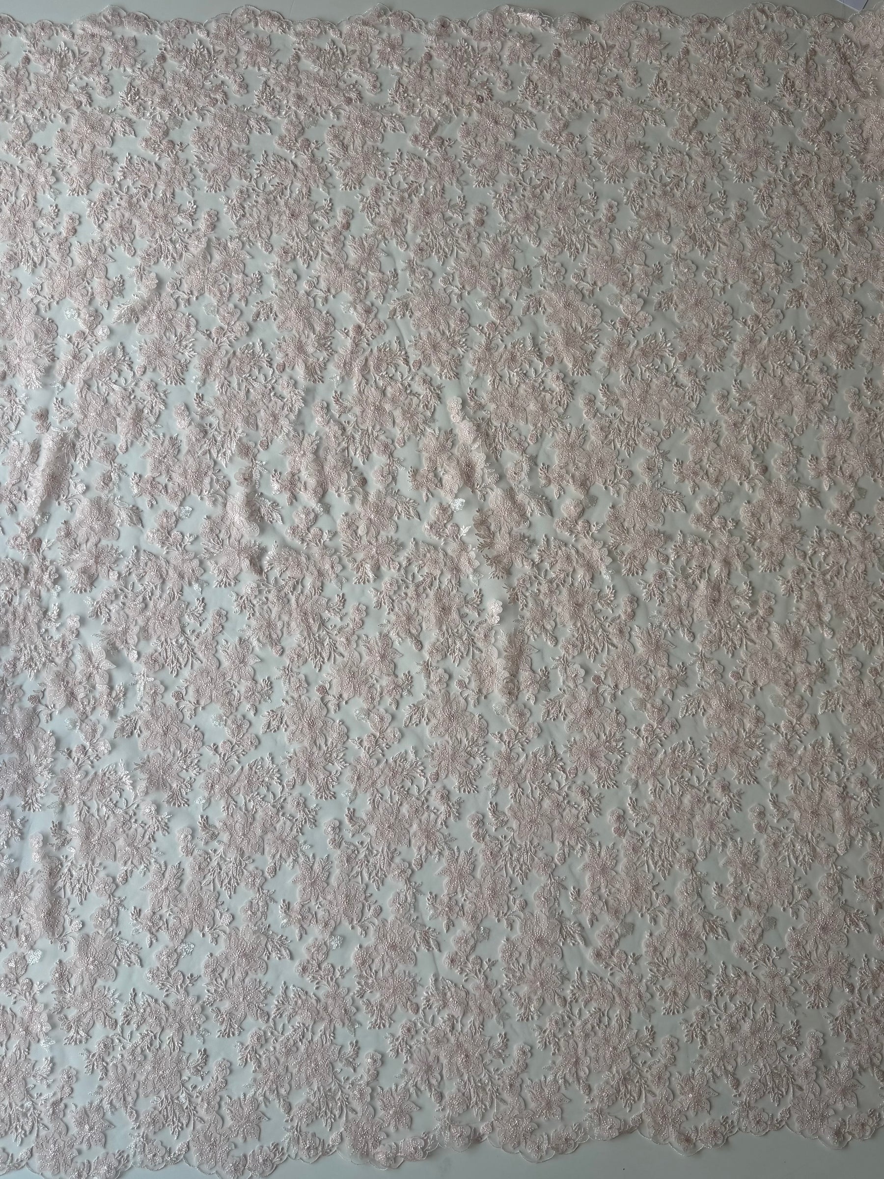 Muschelrosa bestickte Spitze – EB3053