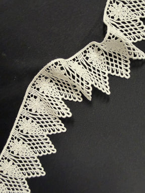 Elfenbeinfarbene Guipure-Borte - T959