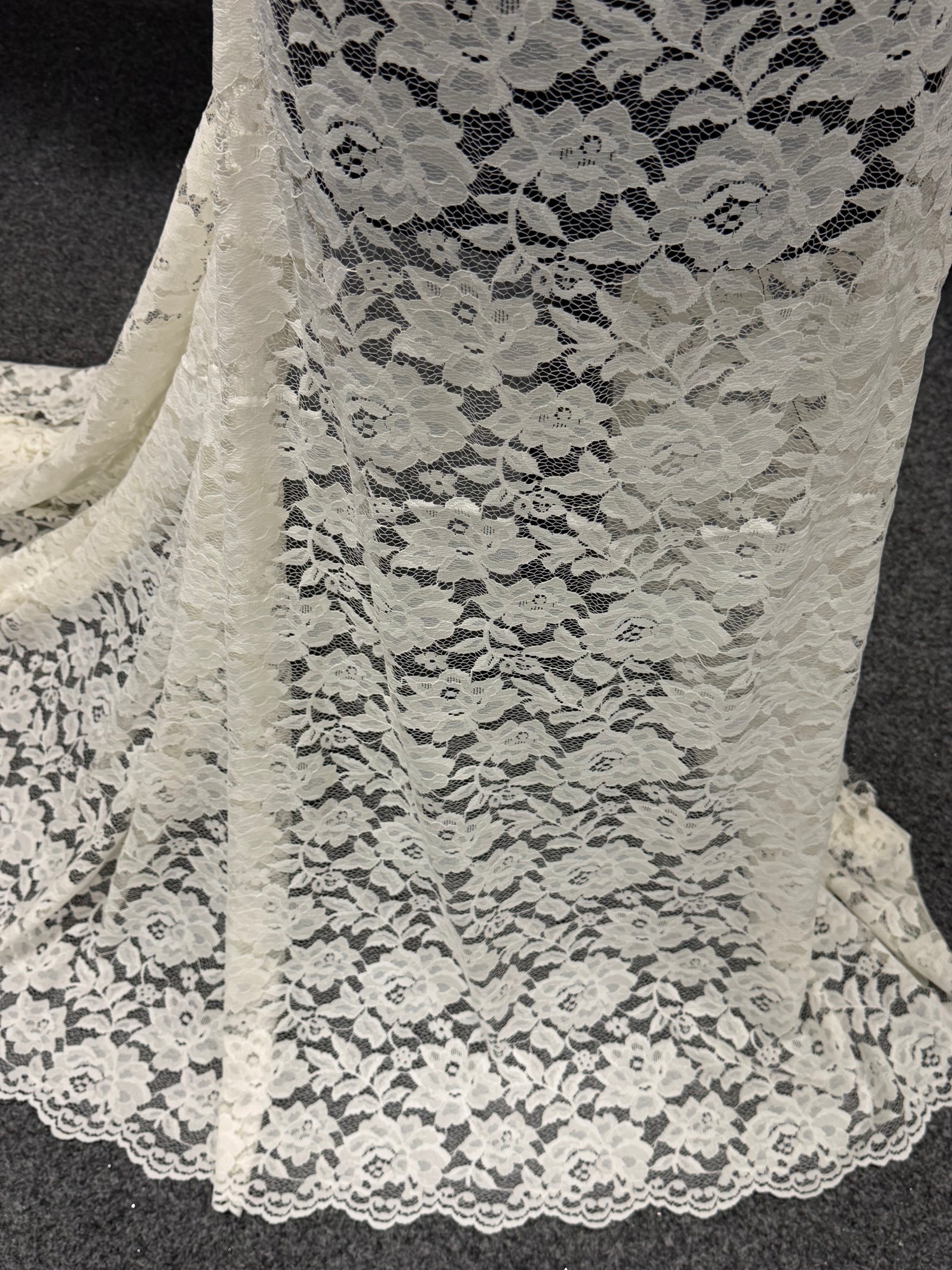 S Ivory Lace - LA1010
