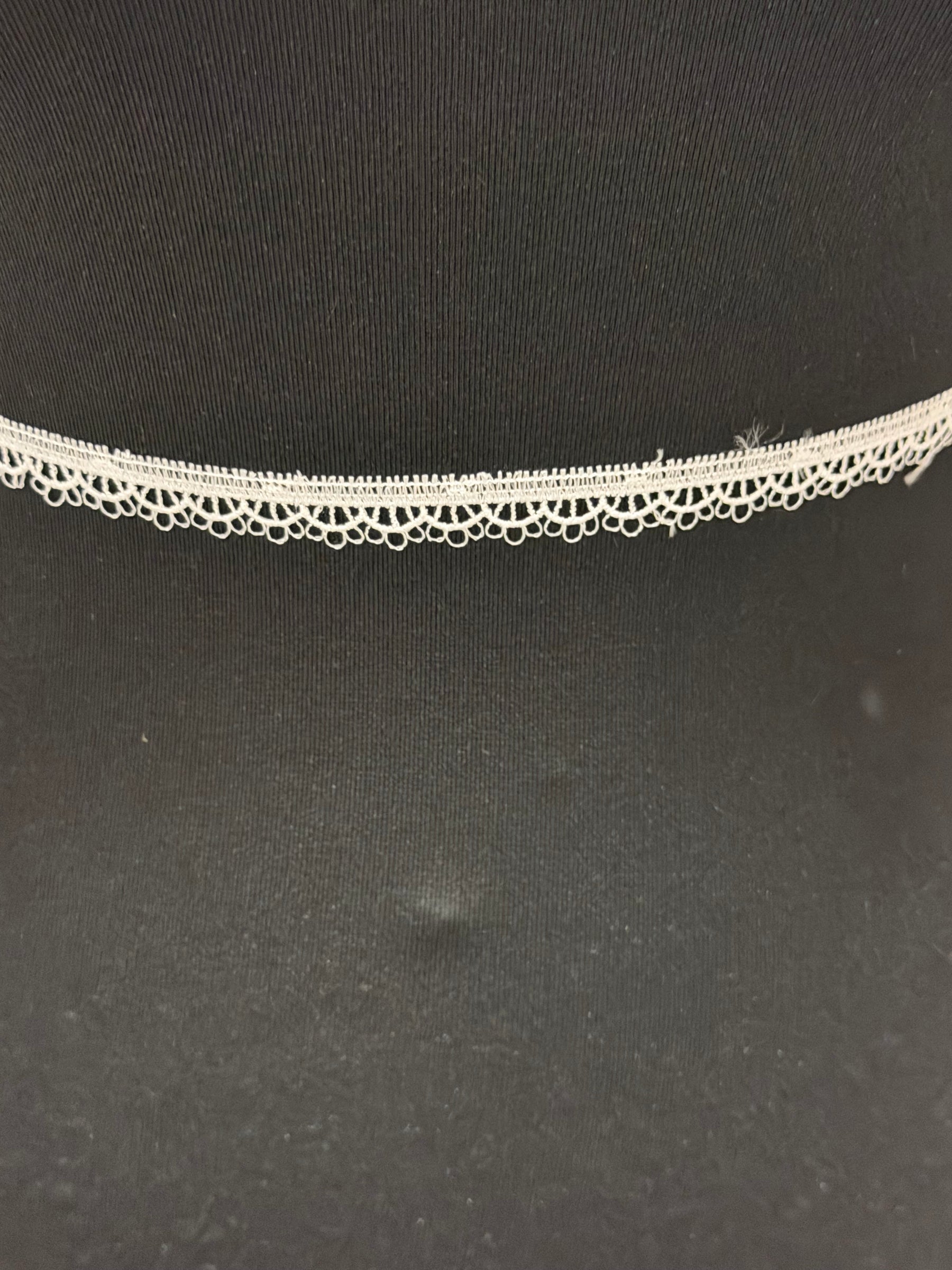 Elfenbeinfarbene Einfassung - T939