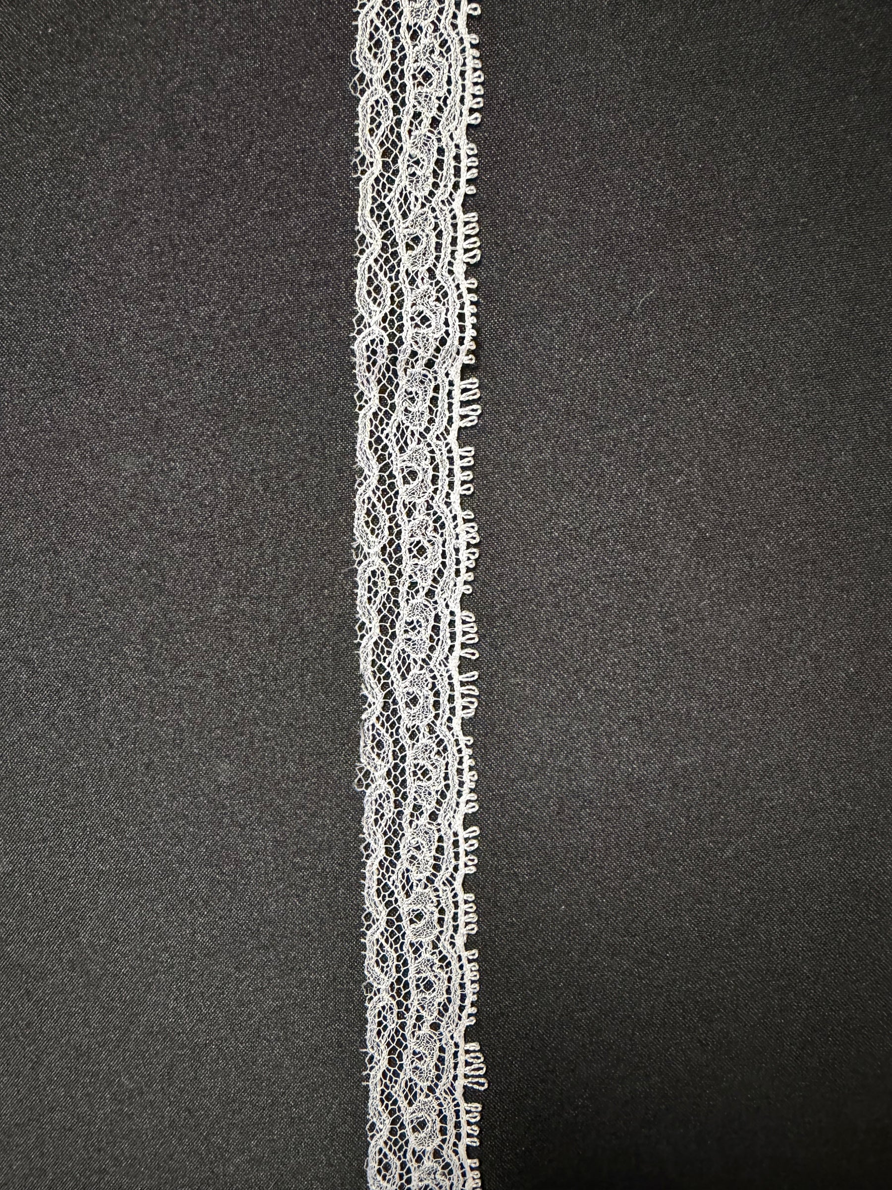 Weiße französische Spitzenborte - T923