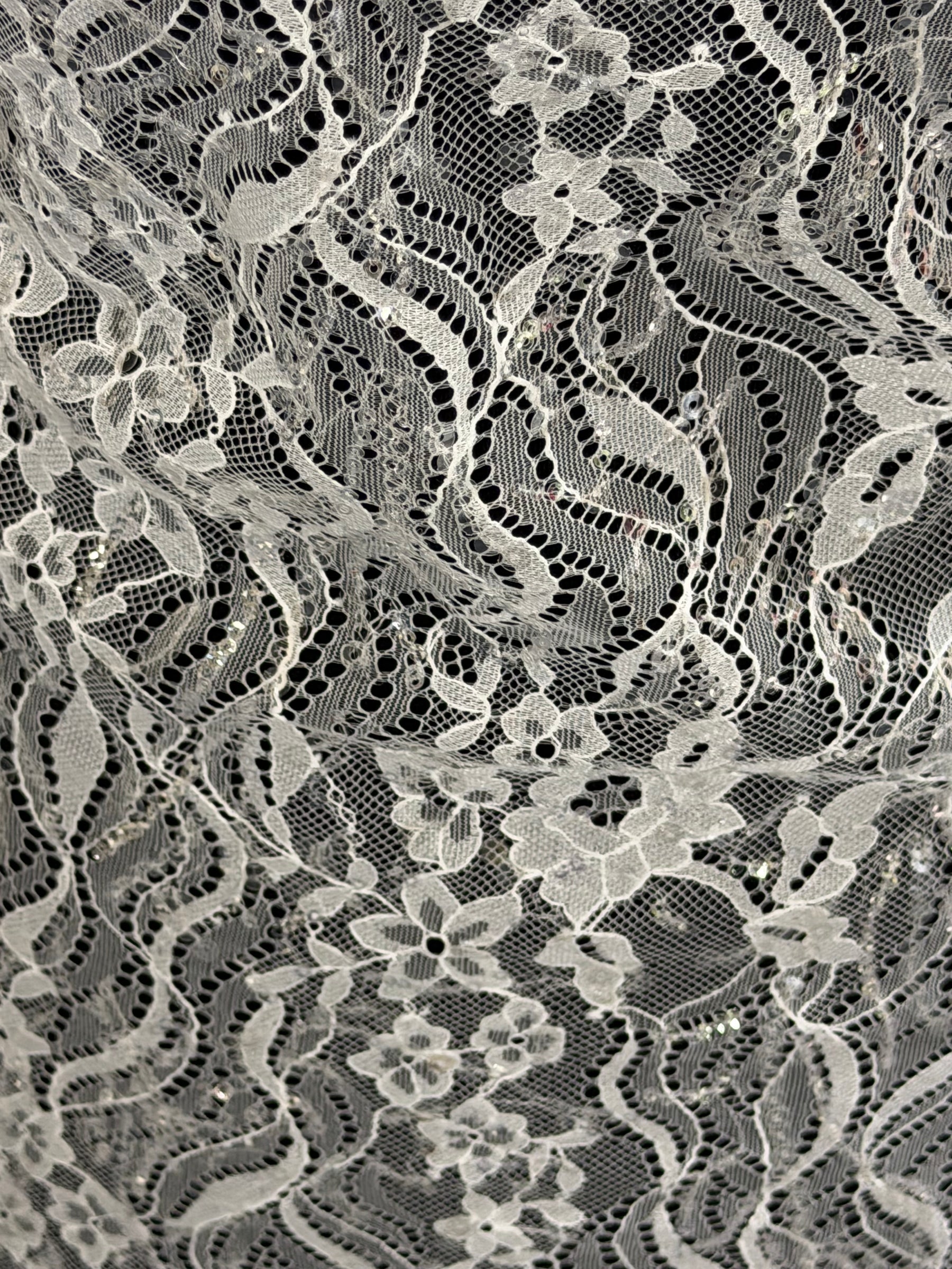 Elfenbein-Pailletten-Spitze – LB6005