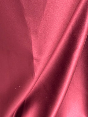 Weinroter Polyestersatin – Classique (CF)