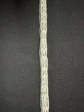 Elfenbeinfarbene/transparente Perlen-Paillettenborte – T956
