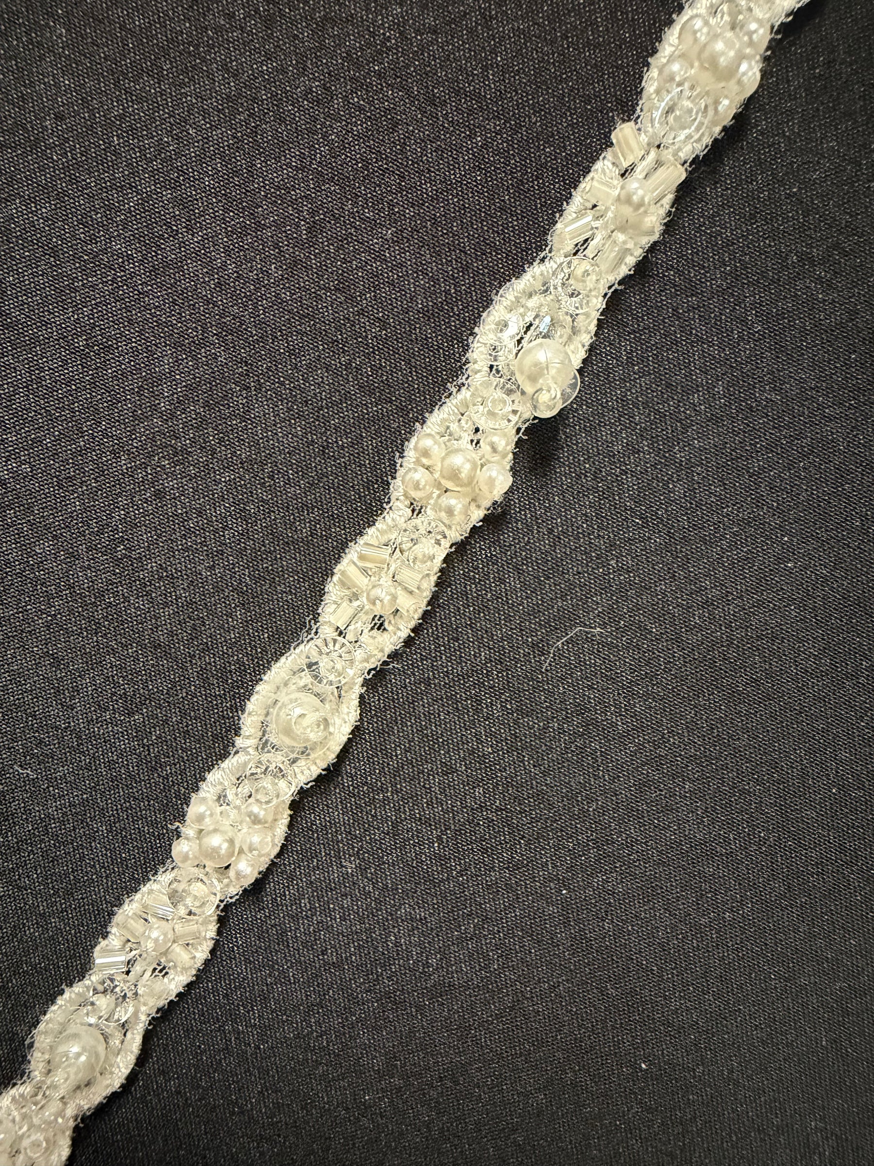 Elfenbein Perlen Paillettenborte - T957