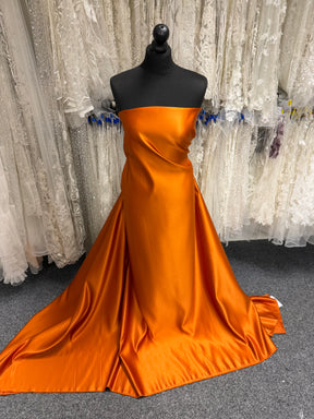 Polyestersatin in gebranntem Orange – Classique (CF)