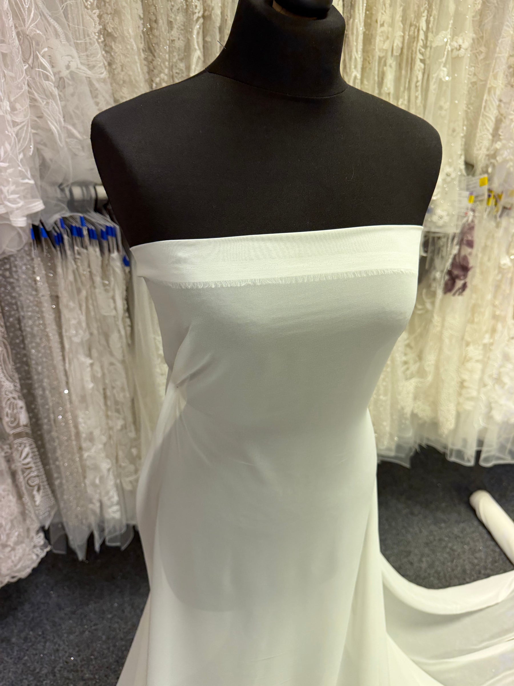 Blasser Elfenbein-Chiffon, schwerer Stoff - PB2003