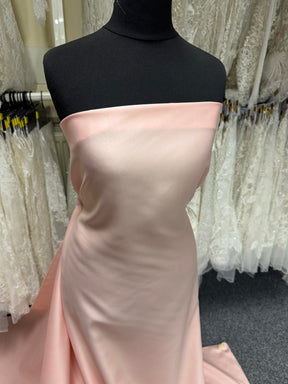 Rougefarbener Polyester-Satin (leicht, Duchess-Qualität) - P44