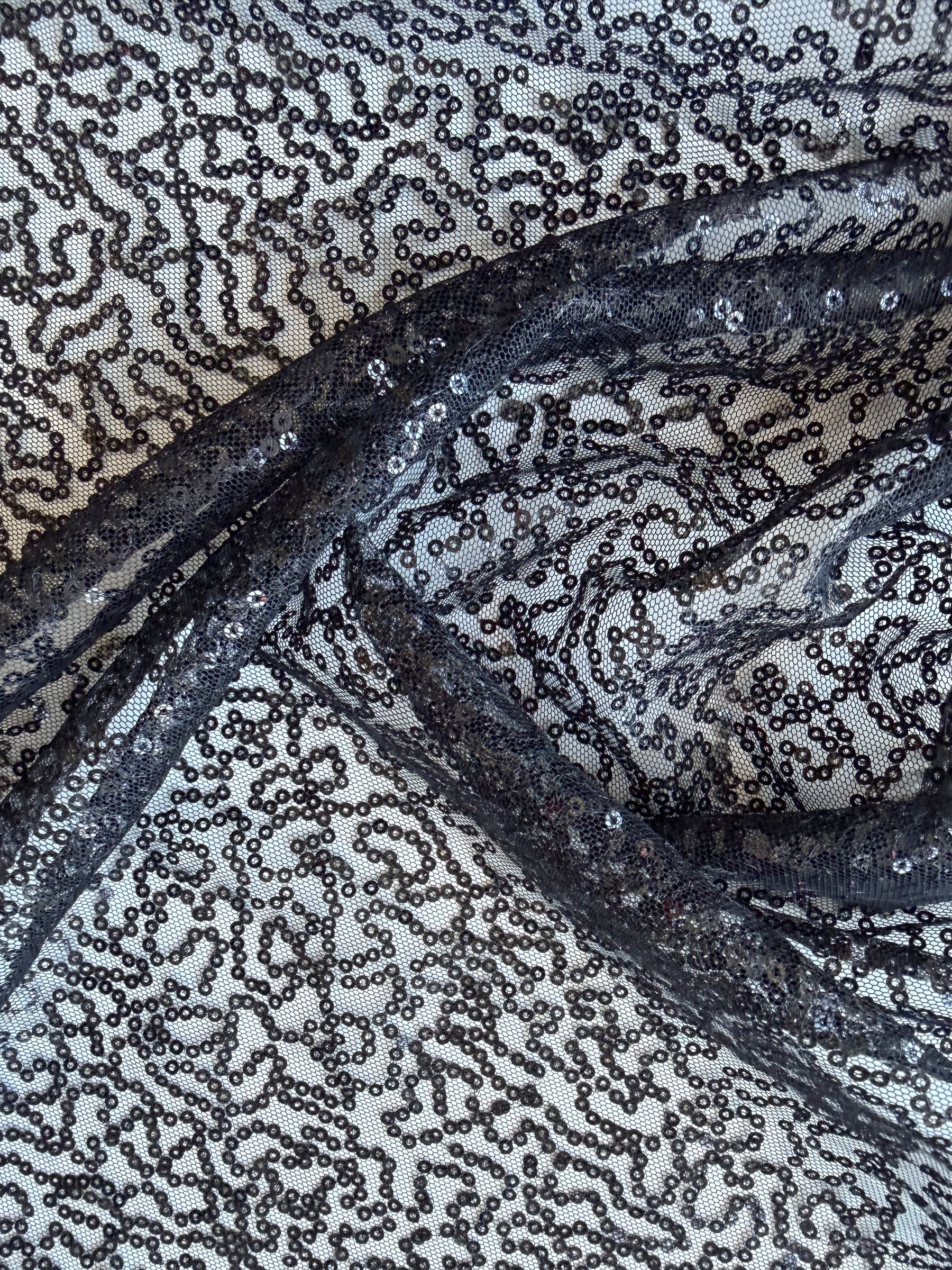 Schwarze Paillettenspitze - P913