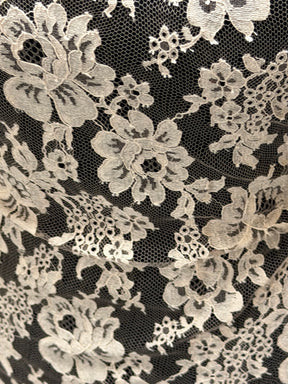 Antike Rosen-Chantilly-Spitze – P305 (90cm)