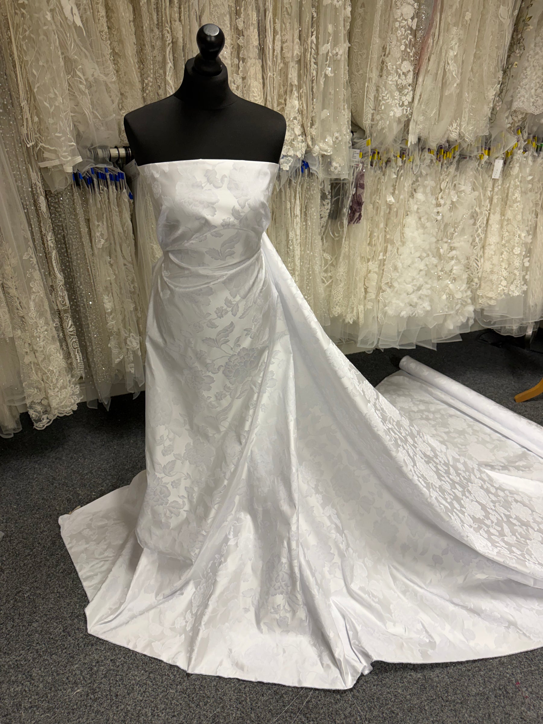 White Italian Jacquard - P666