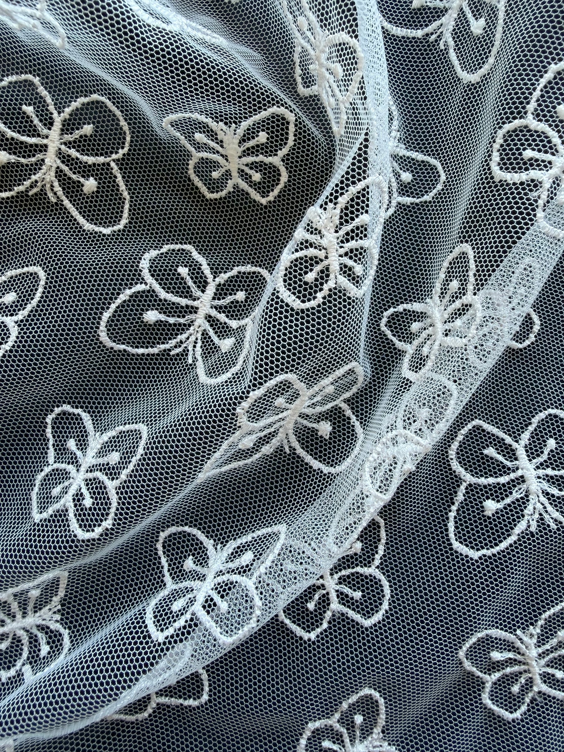 Elfenbeinfarbene bestickte Schmetterlingsspitze – EU5002