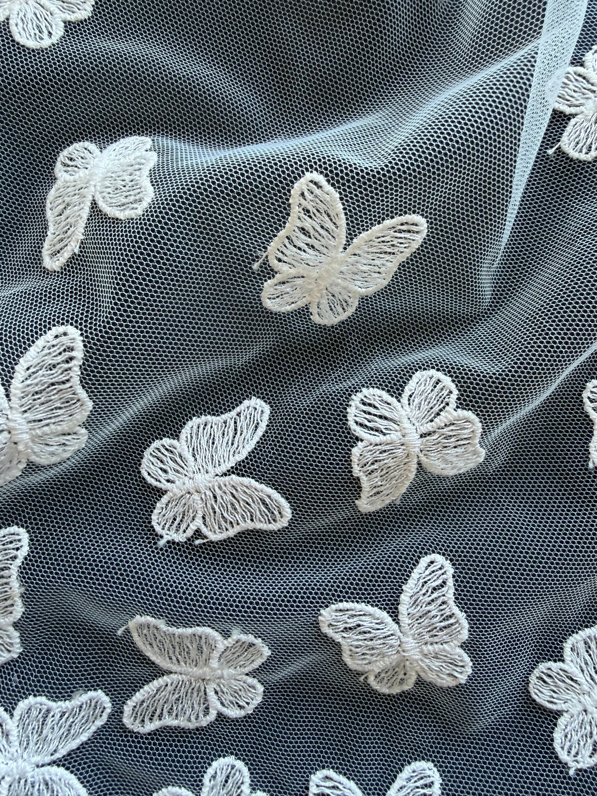 Elfenbeinfarbene, bestickte Schmetterlingsspitze – EU5001