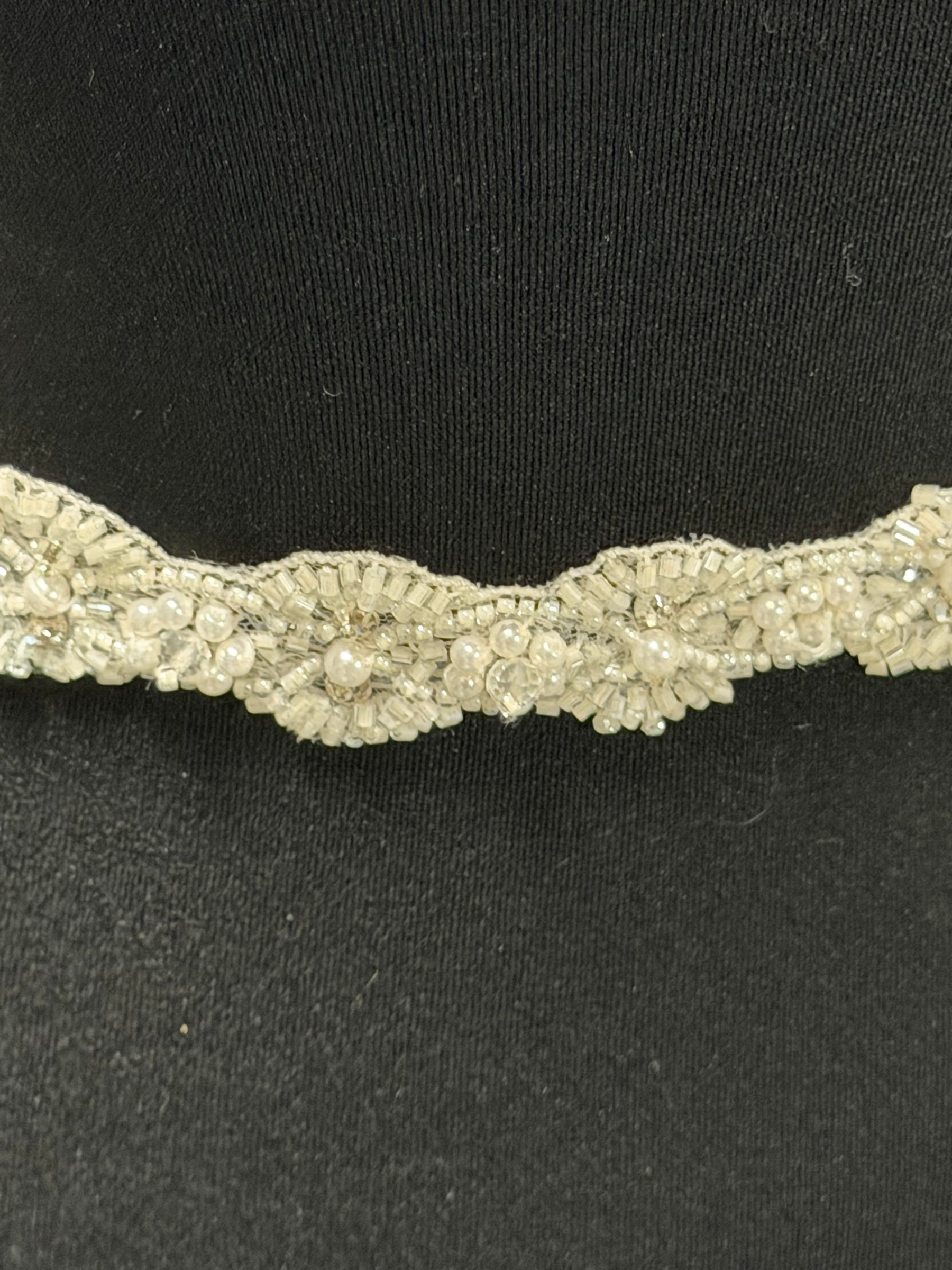 Elfenbeinfarbene Perlen-Paillettenborte - T836