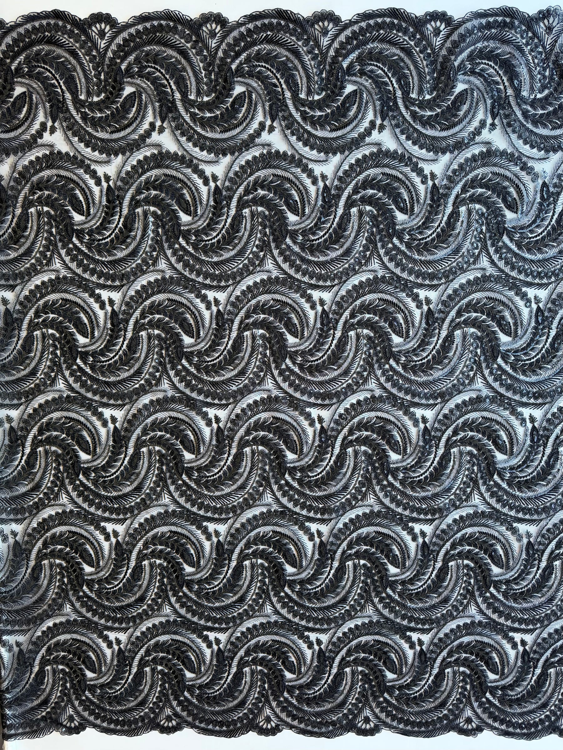 Schwarze Paillettenspitze - EB3048