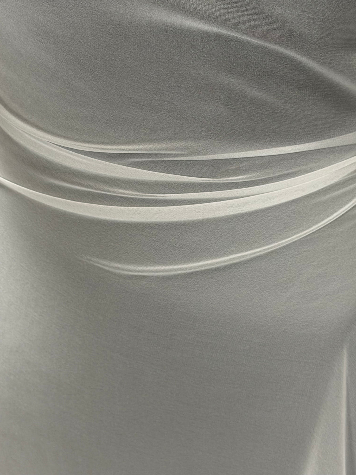 Elfenbeinfarbener Polyester-Chiffon – Tanz