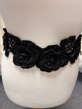 Schwarzes Pailletten-3D-Motiv - T549