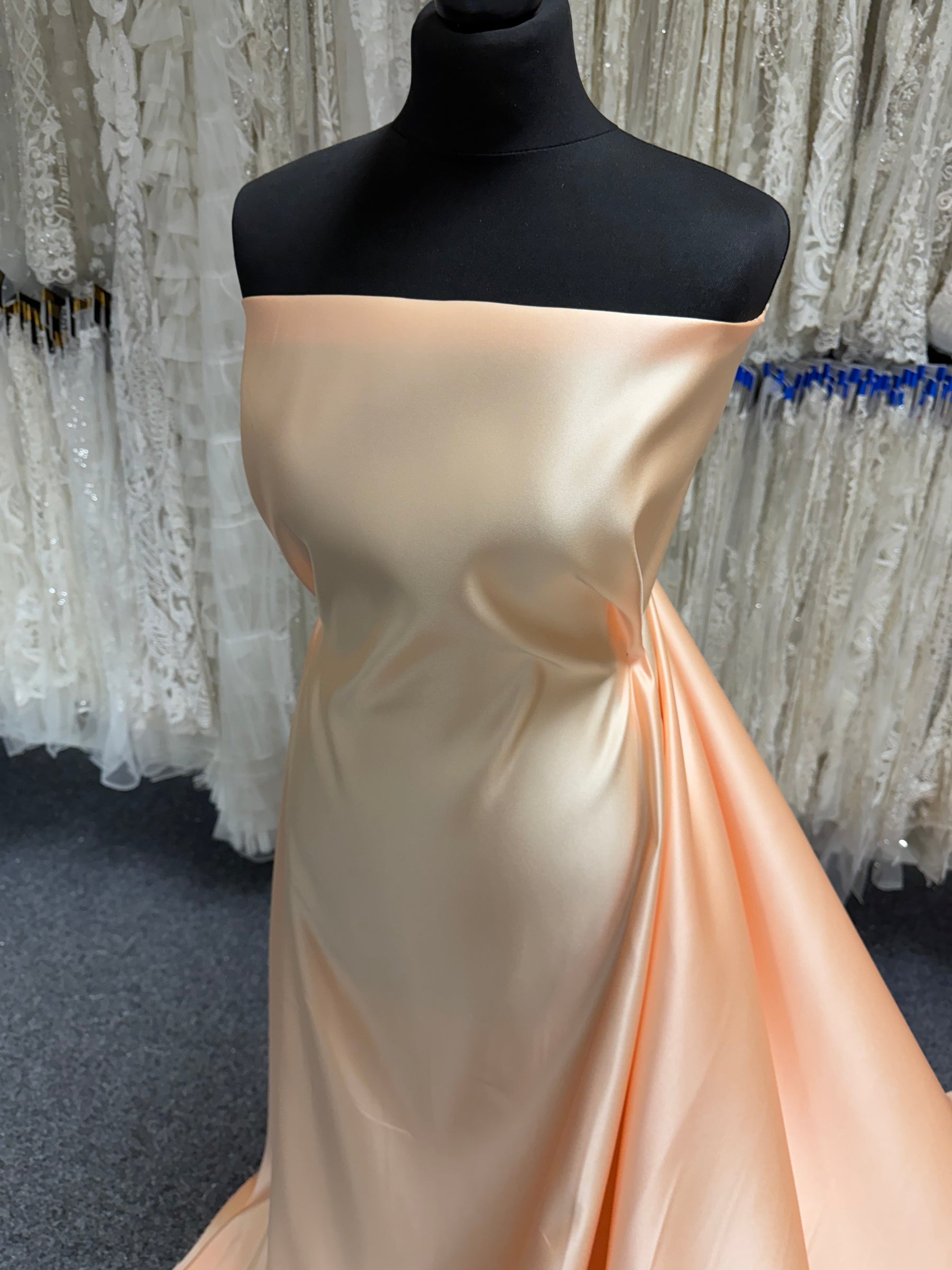 Aprikosen-Polyester-Satin – Classique (CF)