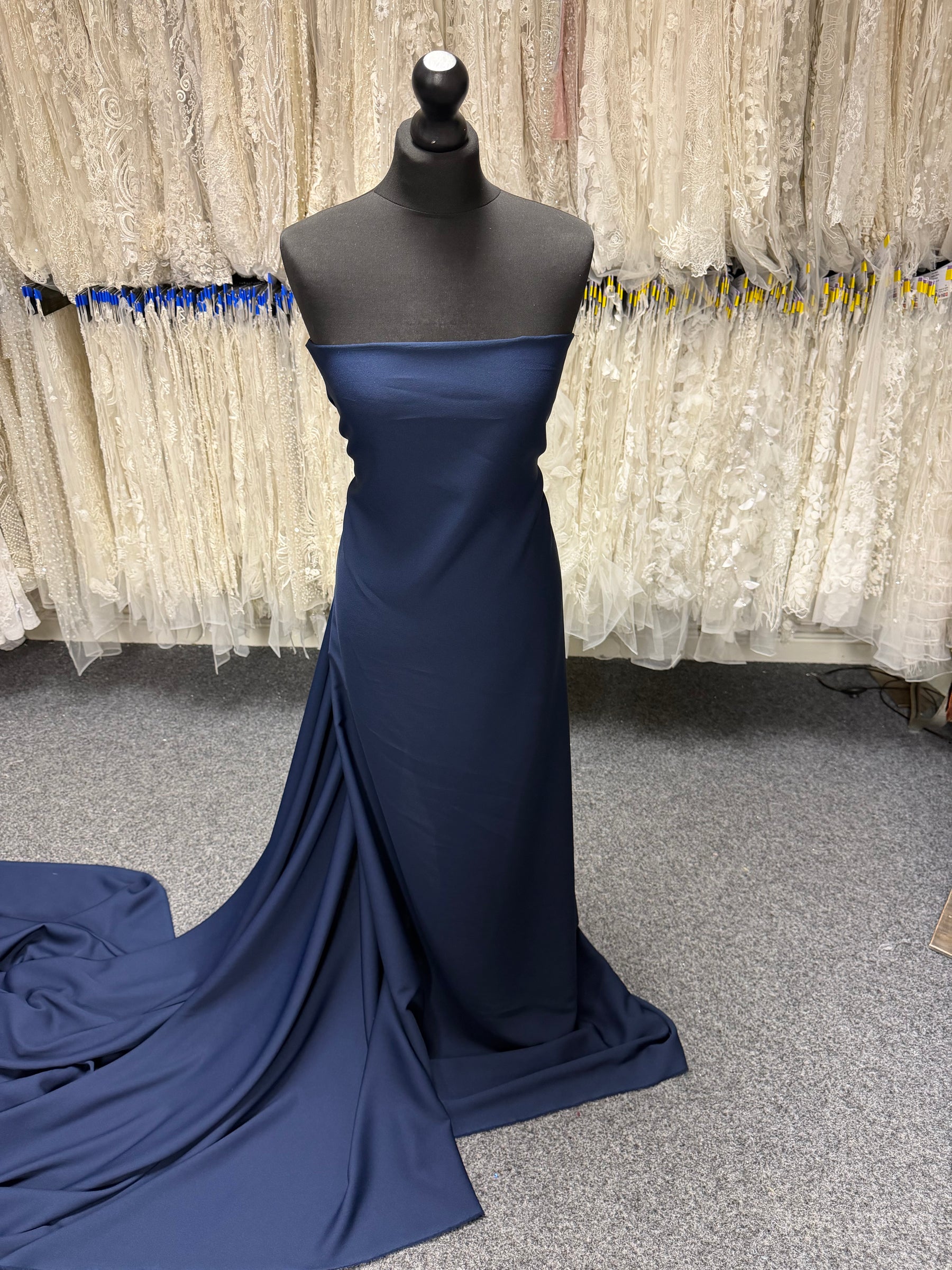 Marineblauer, mittelschwerer Poly-Crêpe - P59