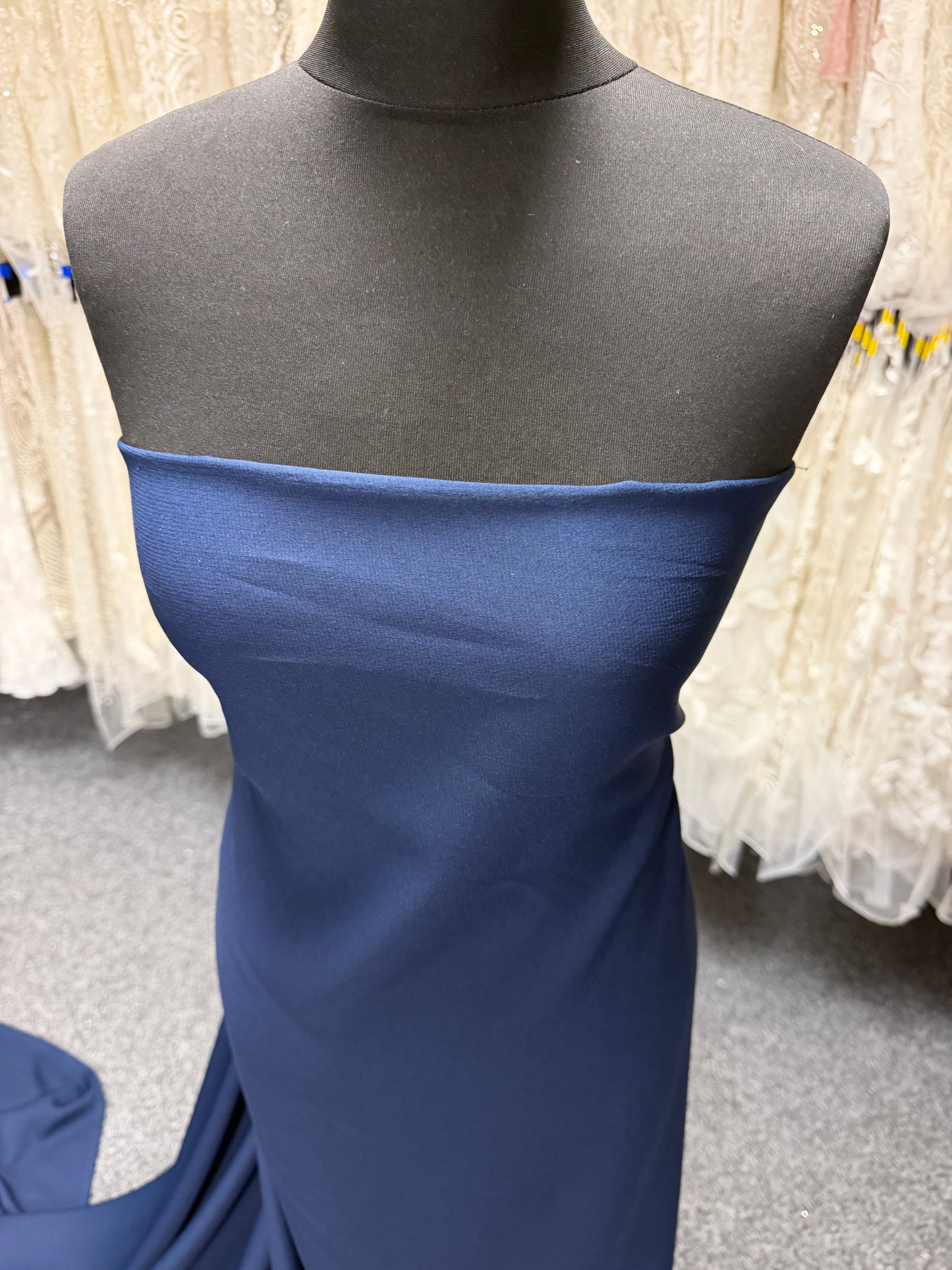 Marineblauer, mittelschwerer Poly-Crêpe - P59