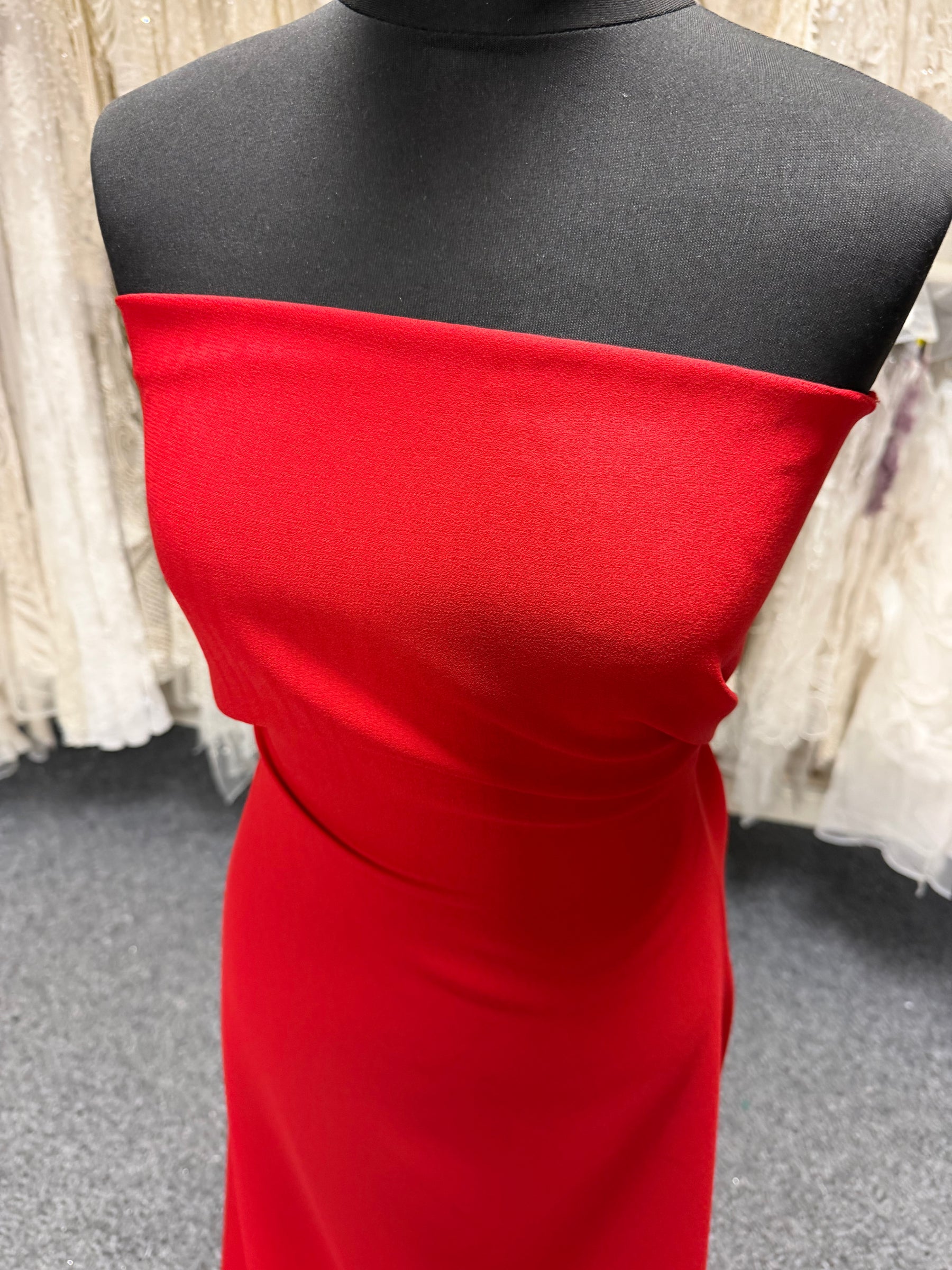 Roter mittelschwerer Poly-Krepp - P59