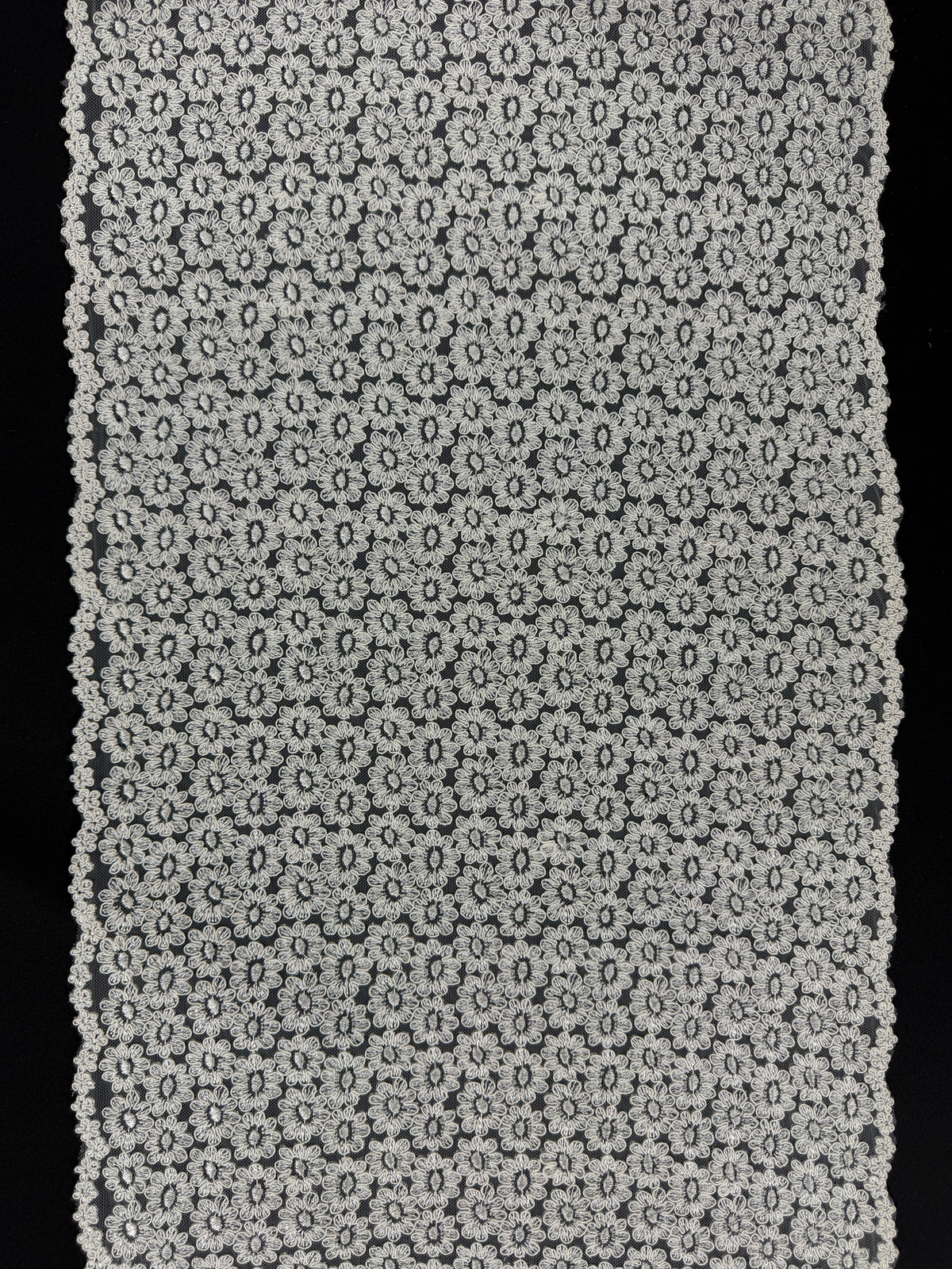 Elfenbeinfarbene Kordelspitze - T624
