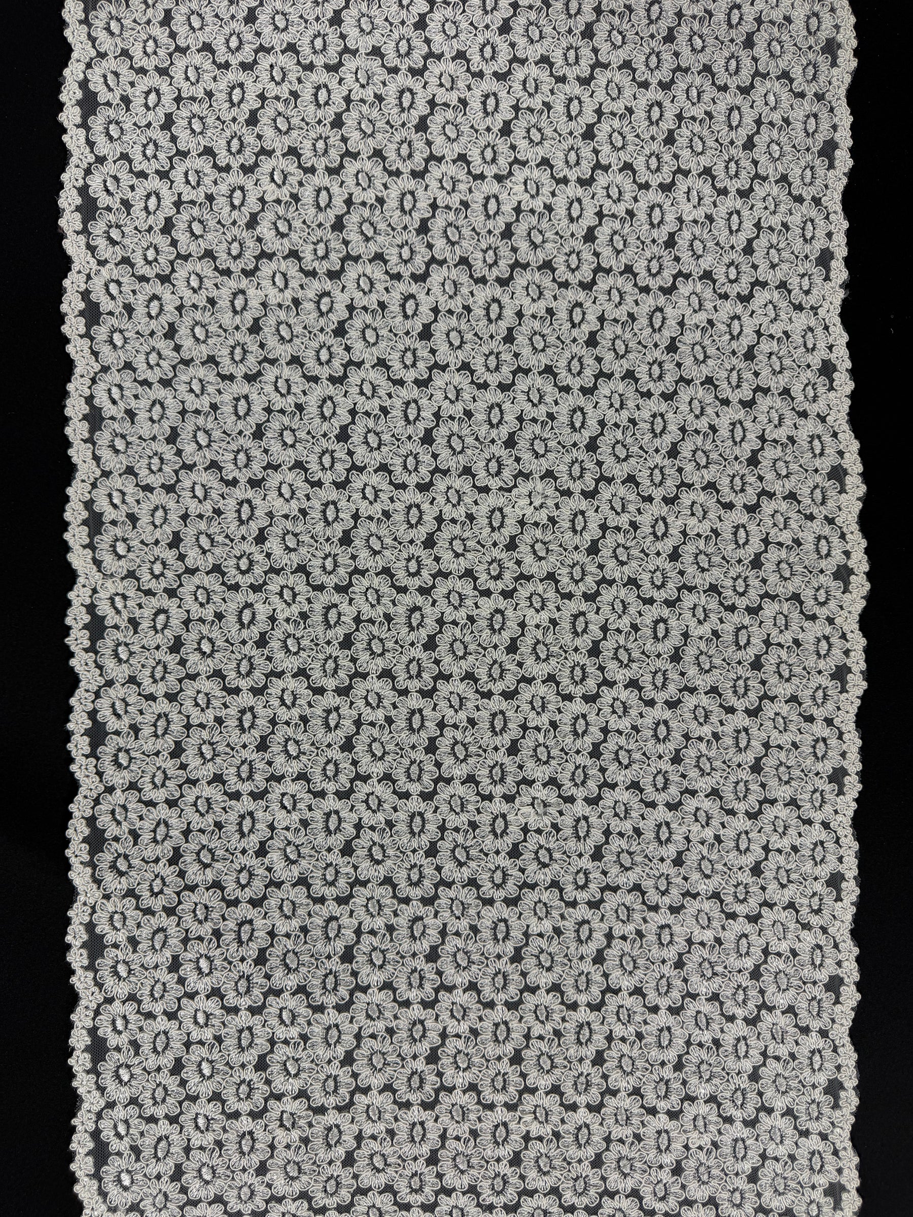 Elfenbeinfarbene Kordelspitze - T624