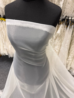 Elfenbeinfarbener Poly-Organza - P150