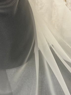 Elfenbeinfarbener Poly-Organza - P150