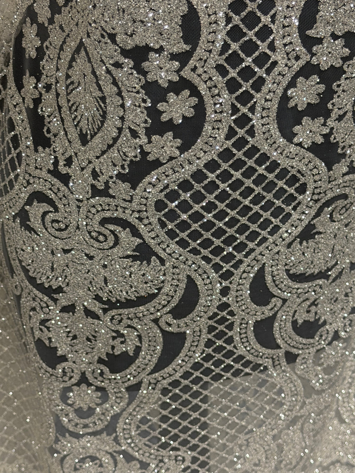 Elfenbeinfarbenes, glitzerndes Tüll-Ballkleid