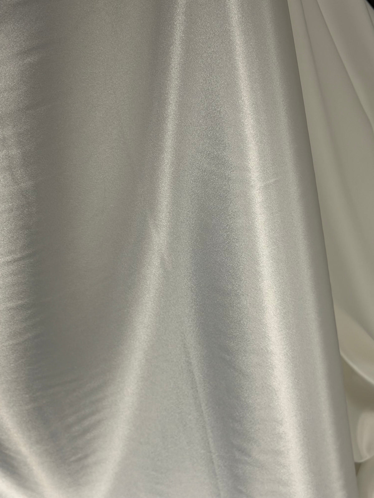 Hellelfenbeinfarbener Stretch-Satin - PB1006