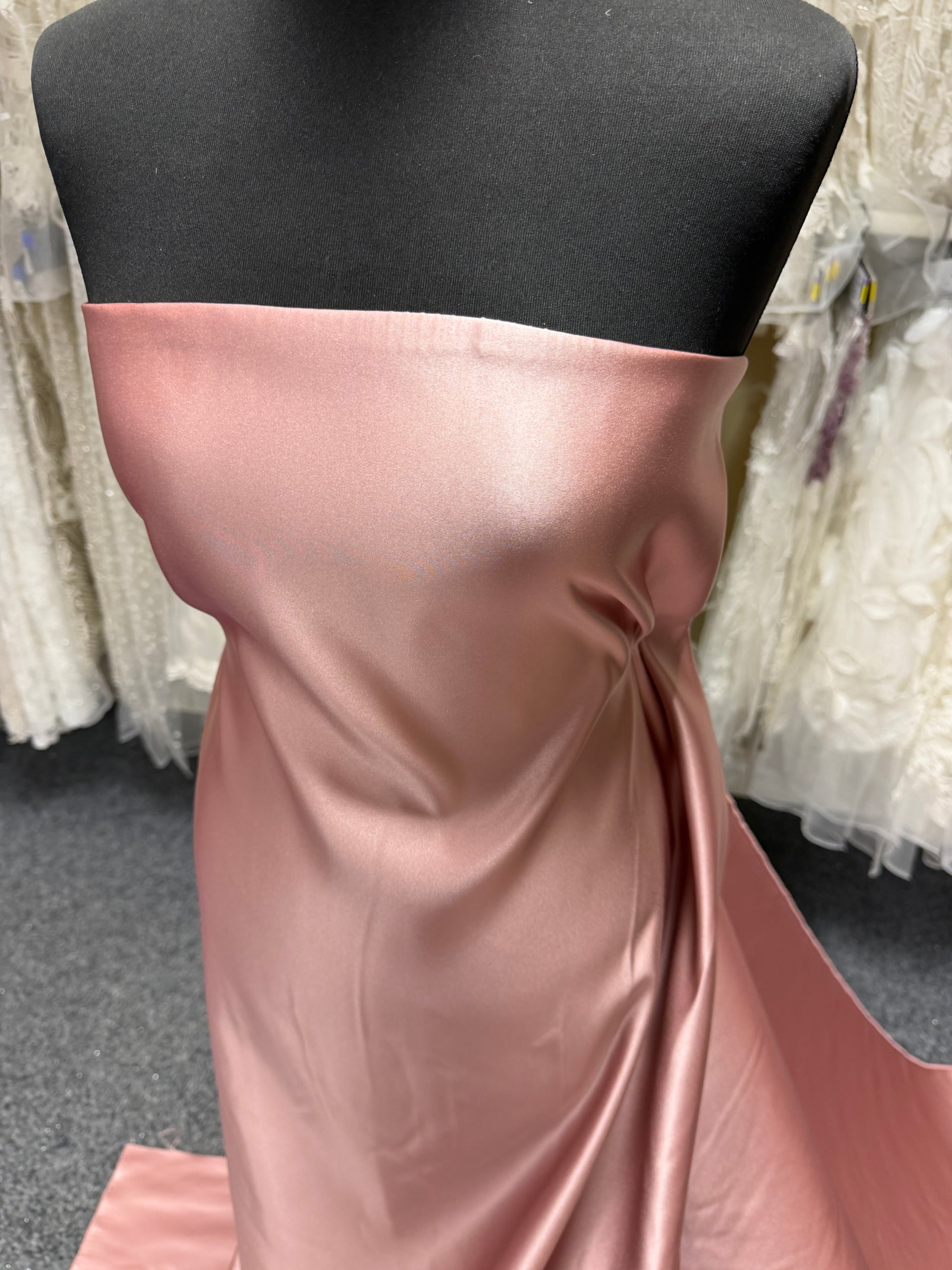 Polyester-Duchesse-Satin in Antikrosa - Contessa
