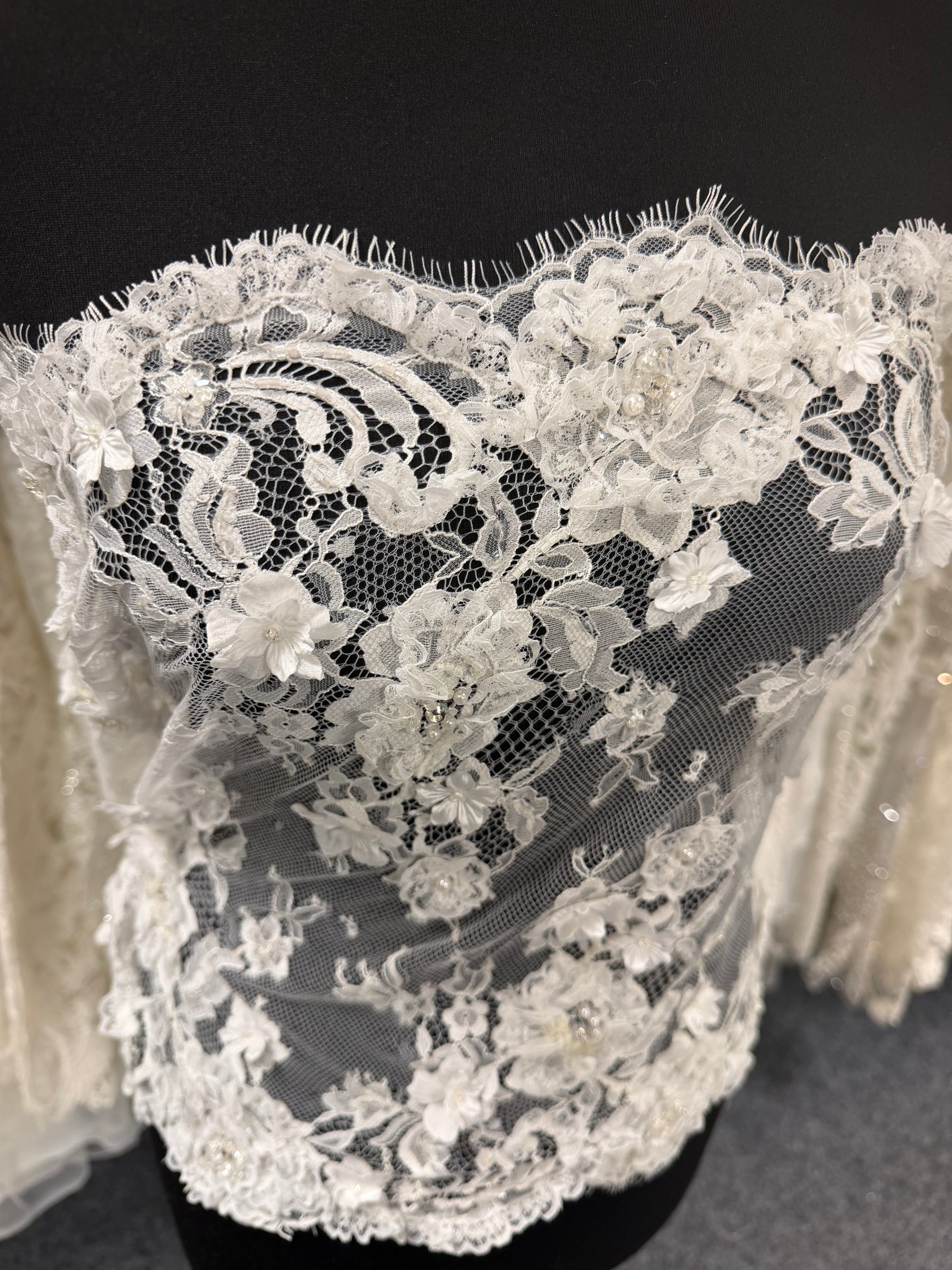 3D elfenbeinfarbene Spitzenborte – T622